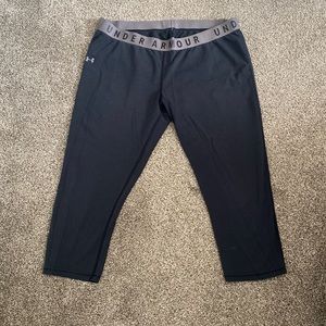 Womens Under Armour capris size XL